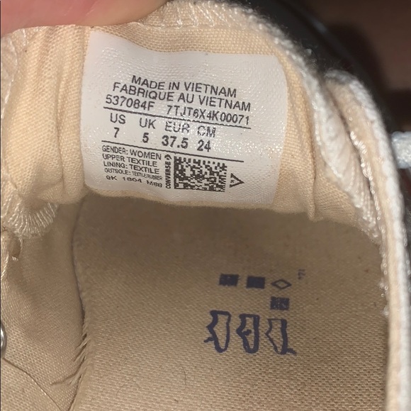 low top Converse - Picture 2 of 2